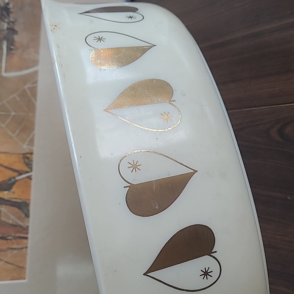 VINTAGE PYREX GOLD HEARTS CASSEROLE DISH - Picture 9 of 9